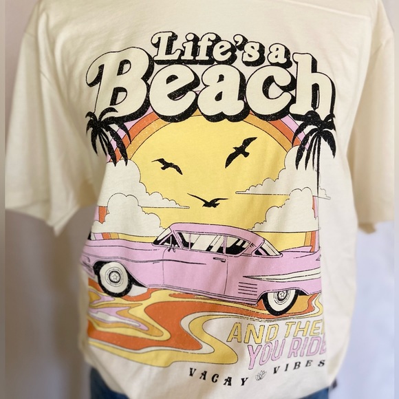 Vacay Vibes Tee - Picture 2 of 2